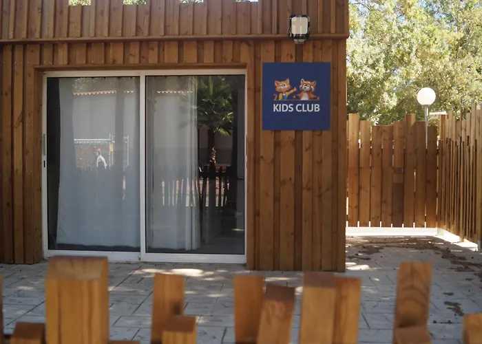 营地 Mobile-home 7 Fonts